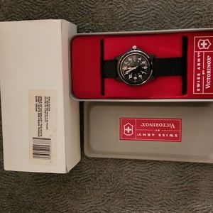 New swiss army victorinox watch